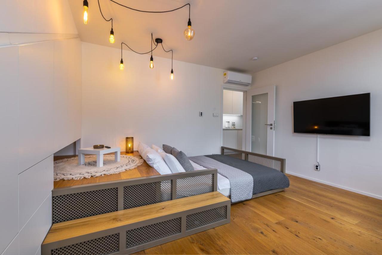 Apartment Luxurious, Charming Perfect For Couples Prag